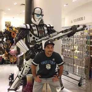 Meet your Posher, Adrian